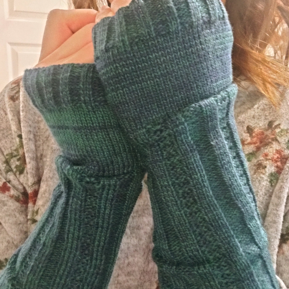 Cable knit arm warmers dark green teal, new in packaging